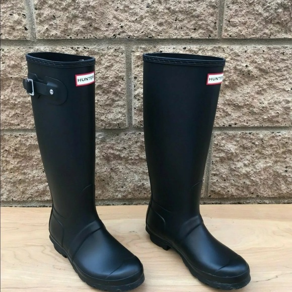 Hunter Shoes - $50 with bundle of 3 itemsHunter Tall size 6